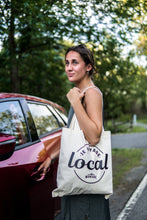 Load image into Gallery viewer, Sac fourre-tout &quot;Je voyage local&quot;

