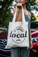 Load image into Gallery viewer, Sac fourre-tout &quot;Je voyage local&quot;
